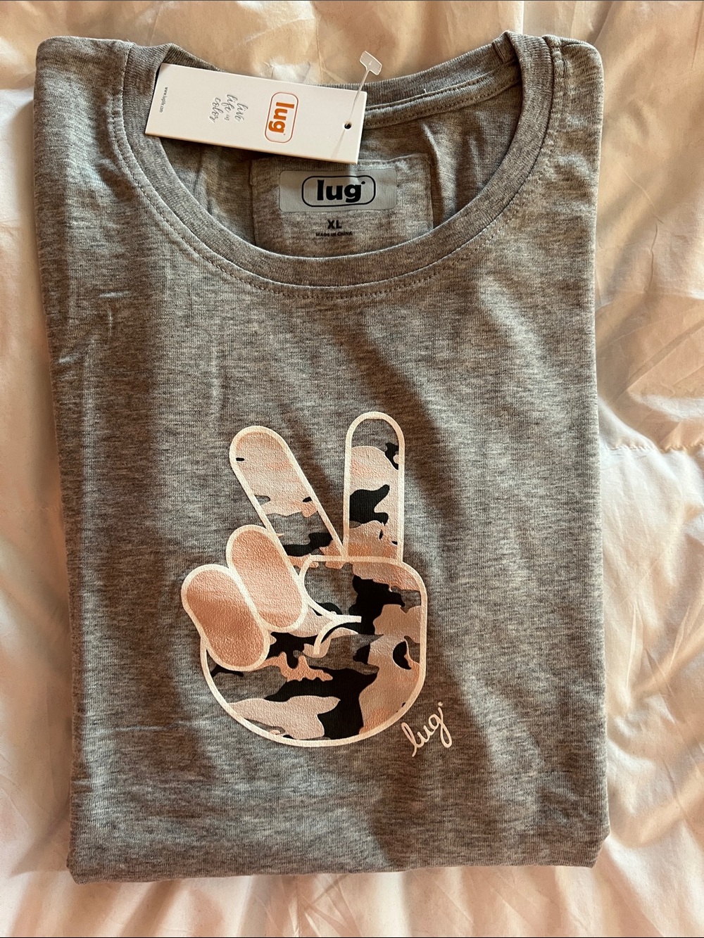 lug RARE Peace Sign shirt